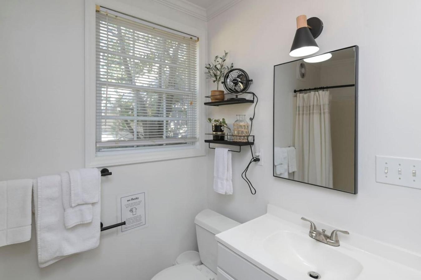 דירות ווסט קולומביה W. Cola Mini Pad -Tiny House מראה חיצוני תמונה